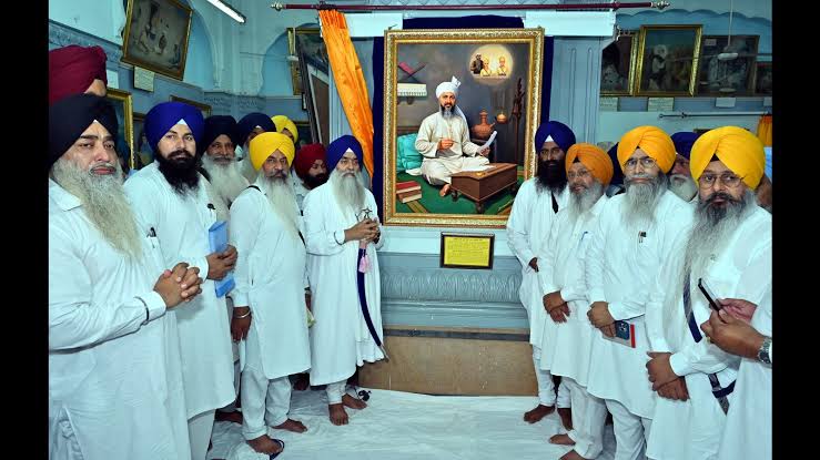 Jogi Allah Yār Khan who wrote marsiya for Sahibzāde finds place in central Sikh Museum, Sri Amritsar. He penned ' Shaheed E Waffa' and ' Ganj E Shahidan' in memory of Dasam Guru'S Sahibzāde & was labelled as infidel by Muslim clergy of that time.