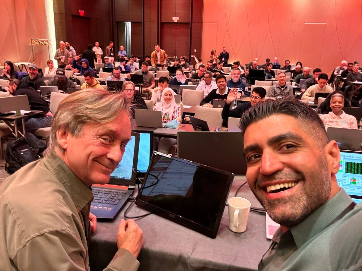 Trading the market open with the ⁦<a href="/BearBullTraders/">Andrew Aziz</a>⁩ and #BBTFamily members in Vancouver. One of our best meetups.