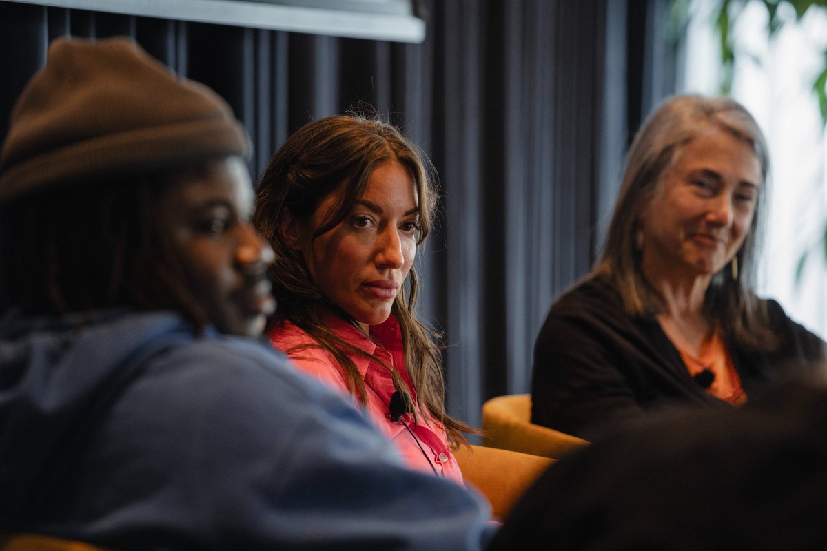 Talking Galleries tweet media