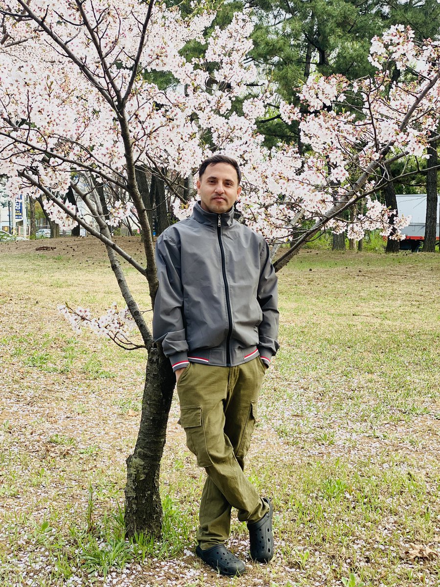 फुलैफुलको बिचमा म हराय😁😁😁😁😁