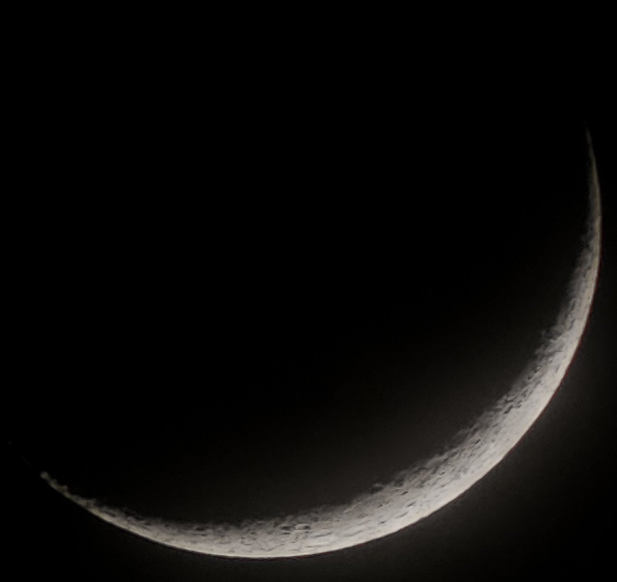 Post-ecliptic crescent Moon 🌙 Taken with @Vaonis_fr Hestia