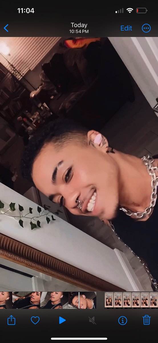 Screenshots from a 💦trap vid, just hit different idky