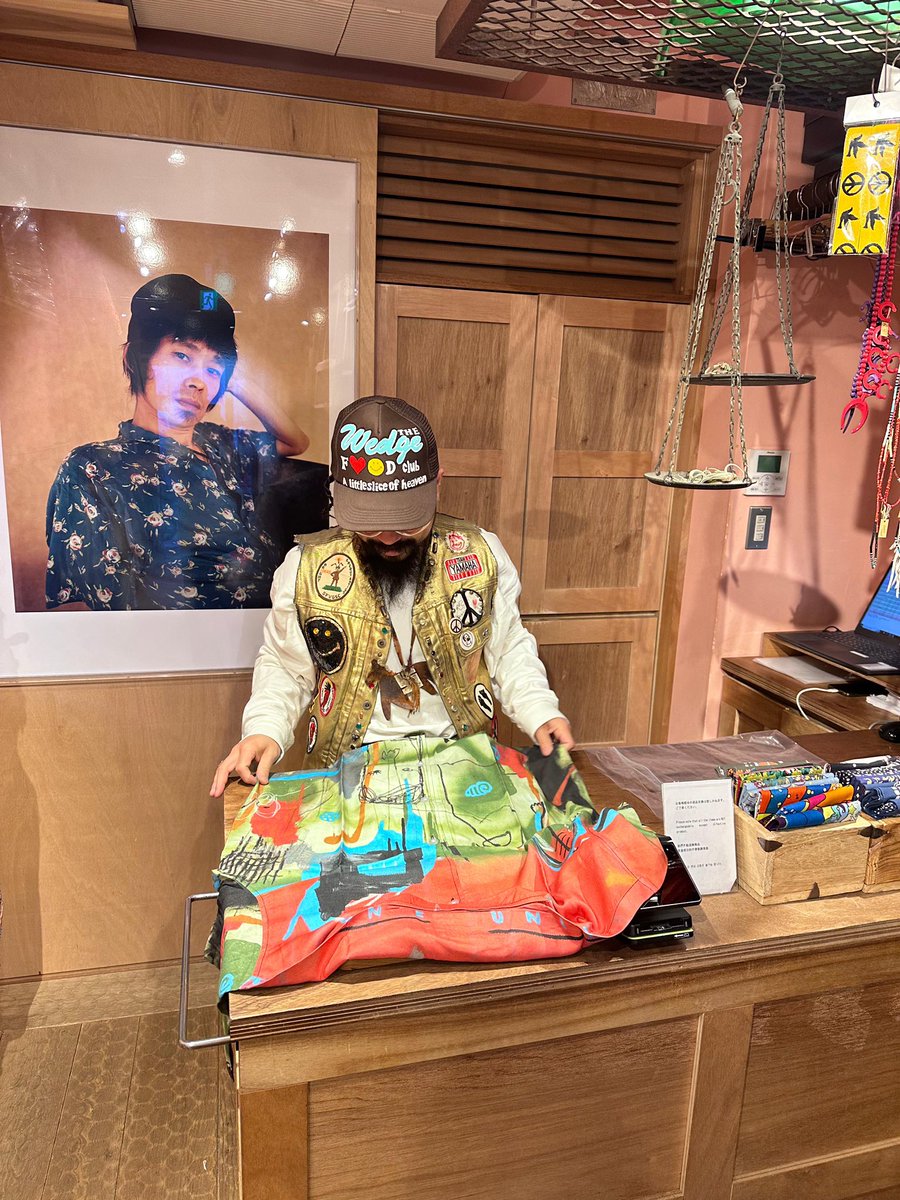salviusalvin's tweet photo. Sharing blessings with the Kapital Crew in Tokyo, Keep shining your light and spreading love wherever you go! #ASHERA https://t.co/GAOAE0JDZo