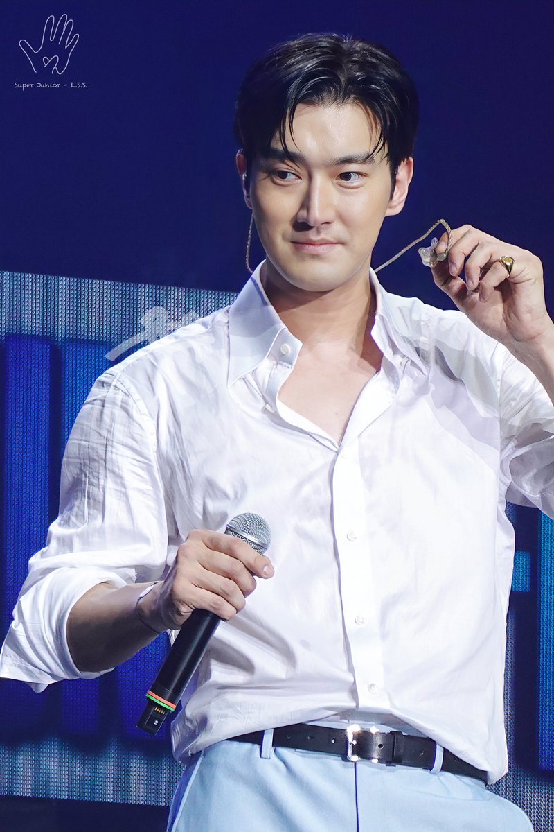 240406 LSS 태국 BKK

이 얼굴 이 몸이
예술야 예술😳

#SUPERJUNIOR #SUPERJUNIOR_LSS 
#SIWON #시원 
@siwonchoi 
#TheShow_Th3eeGuys 
#TheShow_Th3eeGuys_in_BKK