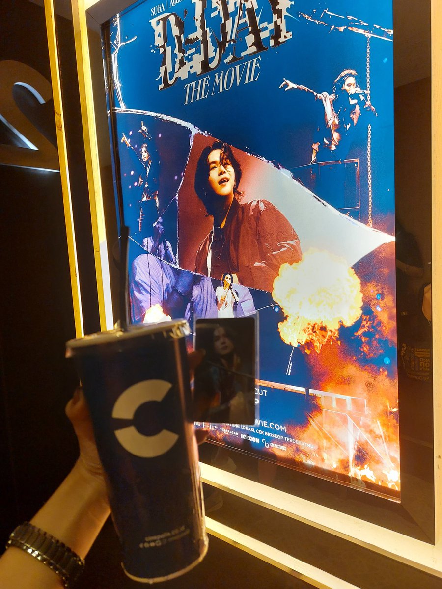 Queen_cy15's tweet photo. Day-1
#D_DAY_THEMOVIE #슈가 #suga #AgustD #maxxboxlippovillage #ARMY #borahae https://t.co/uzAiNIZMCq