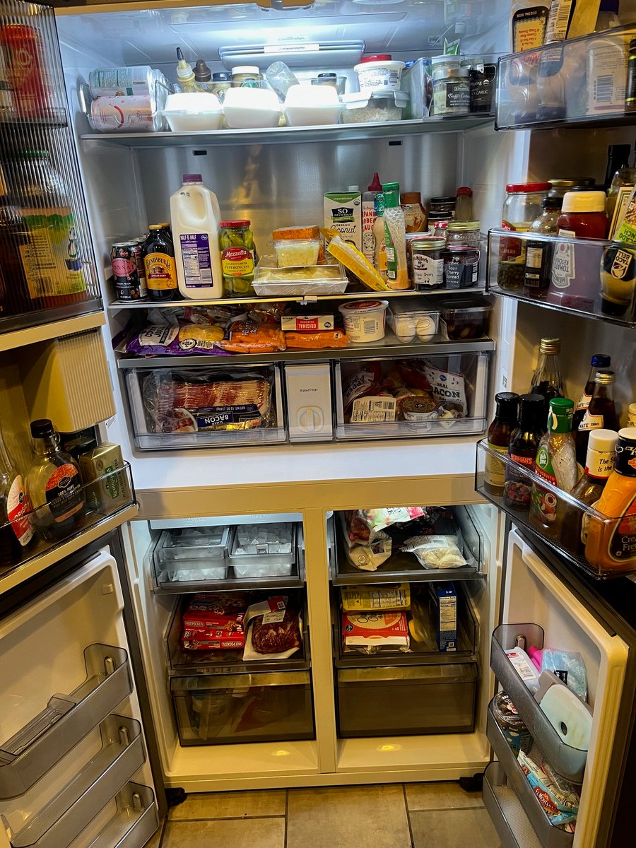 TLinder's tweet image. This is a really nice refrigerator. It looks nice in our kitchen &amp;amp; matches our other appliances.  I like having the flexibility of using one of the freezer compartments as a refrigerator. There is plenty of storage. #SamsungRefrigerator2024Insiders #BespokeMyLife