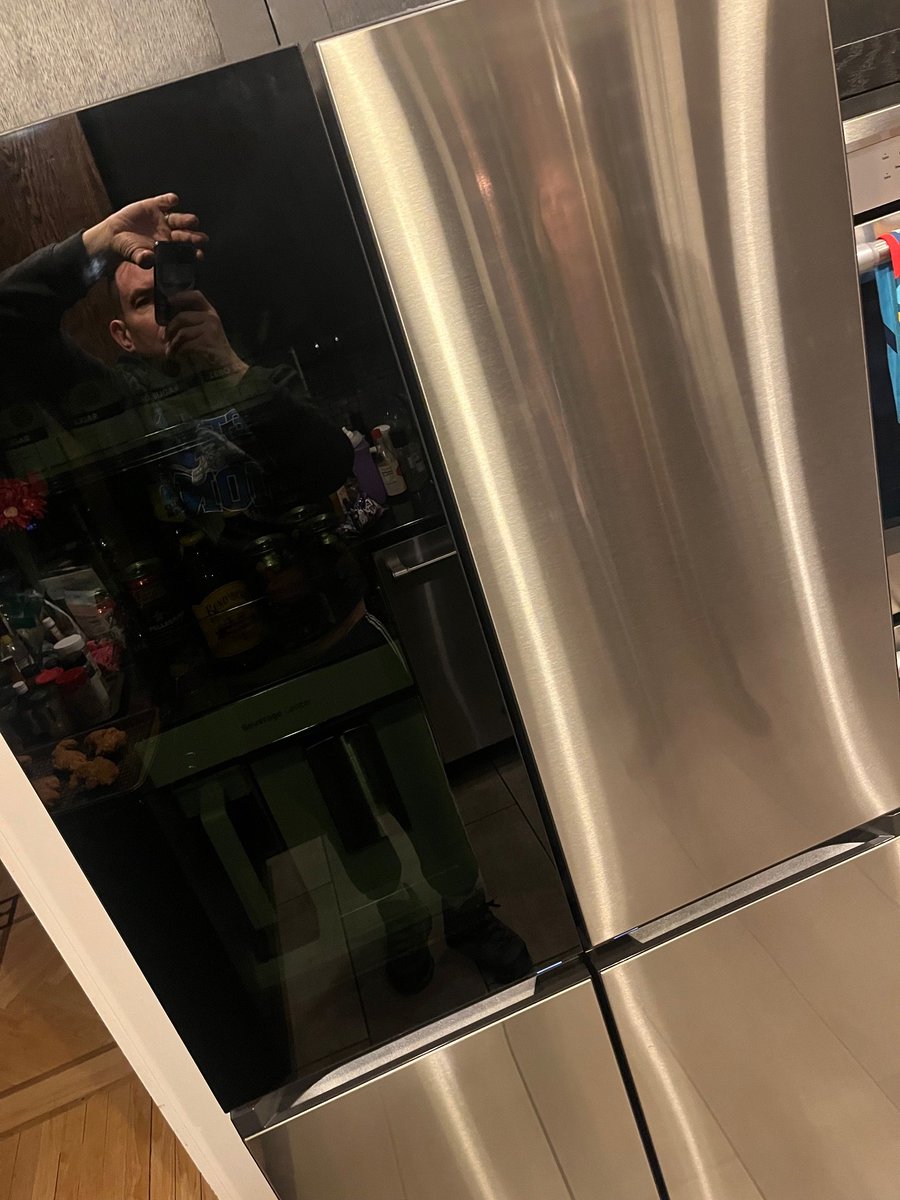 TLinder's tweet image. This is a really nice refrigerator. It looks nice in our kitchen &amp;amp; matches our other appliances.  I like having the flexibility of using one of the freezer compartments as a refrigerator. There is plenty of storage. #SamsungRefrigerator2024Insiders #BespokeMyLife