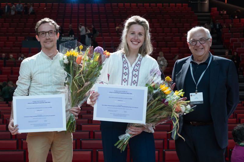 Op het voorjaarscongres van de NVvP zijn vandaag de jaarlijkse TvP-publicatieprijzen uitgereikt voor de drie beste artikelen met een Nederlandse of Vlaamse arts in opleiding tot psychiater als eerste auteur.

Lees het juryrapport via: tijdschriftvoorpsychiatrie.nl/nl/artikelen/a…