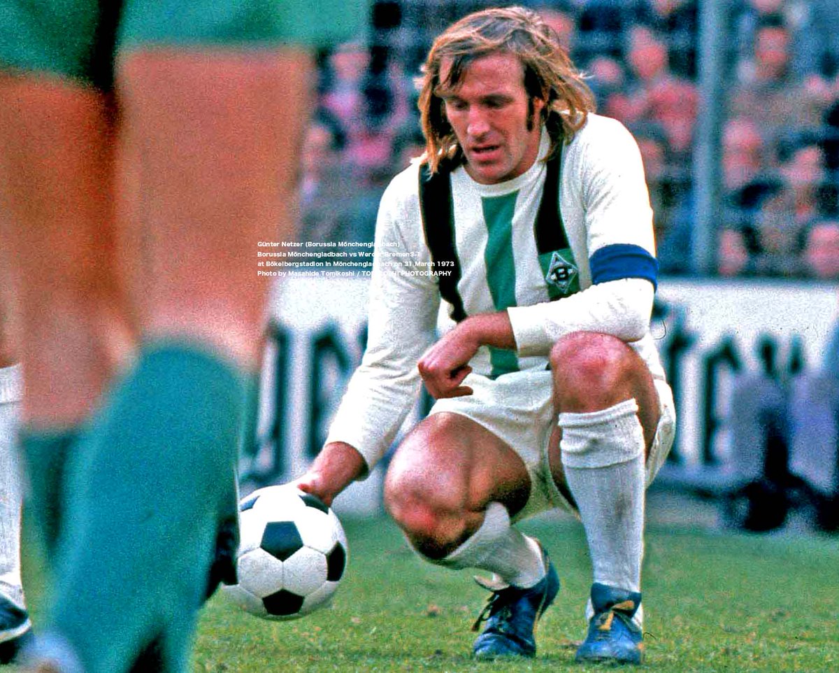 Günter Netzer (Borussia Mönchengladbach) free kick Borussia Mönchengladbach vs Werder Bremen3-1 at Bökelbergstadion in Mönchengladbach, West Germany on 31 March 1973 Photo by Masahide Tomikoshi / TOMIKOSHI PHOTOGRAPHY