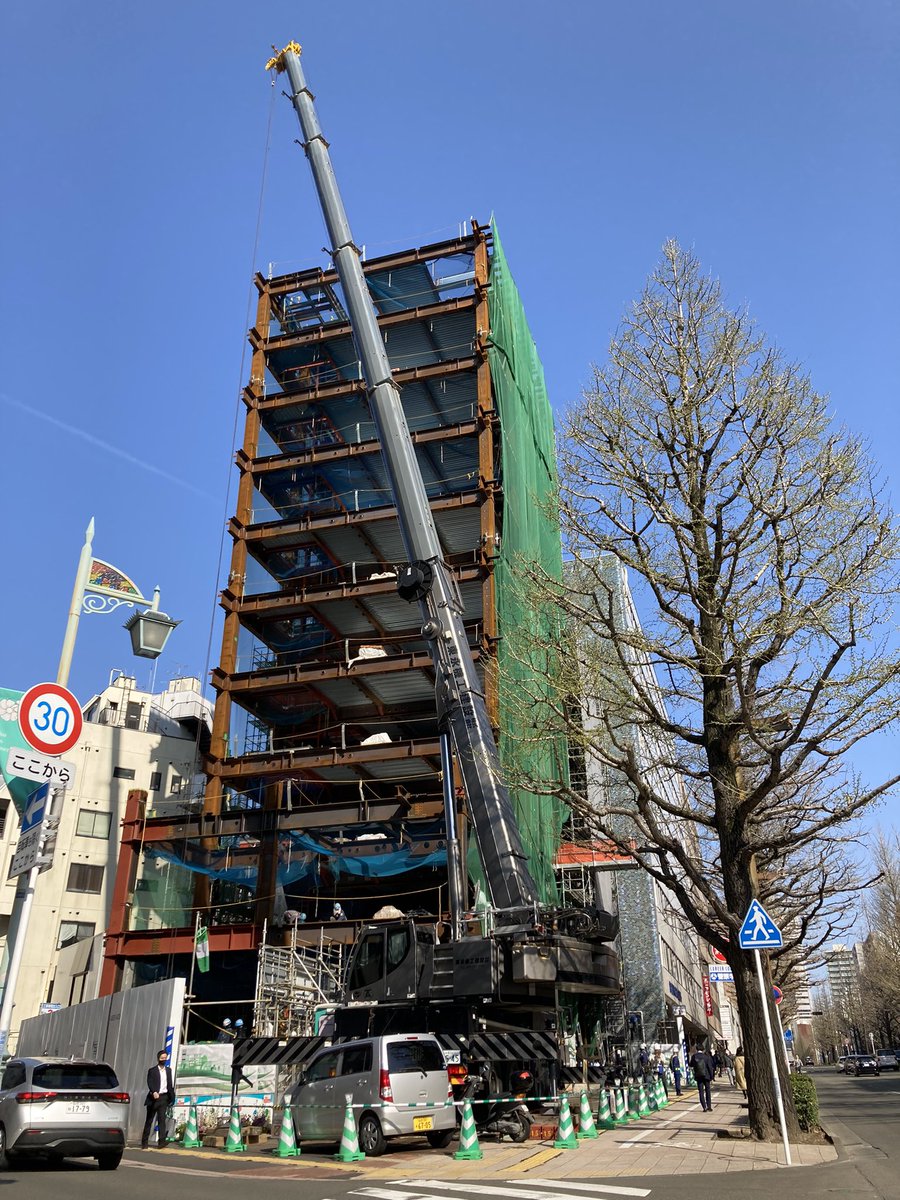 dejiblog's tweet photo. 新入生のみなさん、入学おめでとうございます！
新校舎も皆さんをお待ちしています、進級する頃に完成予定です、お待ちしております、本日も絶賛工事中🏗️🚧👷 https://t.co/mRNjPNFYq1