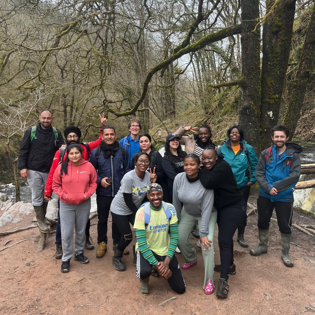 A very successful trip to the Four Waterfalls in @VisitBeacons #BannauBrycheiniog last week with a group of 15 asylum seekers & refugees. Went for well deserved teas and coffee afterwards! 🏔️
What are your favourite Welsh walking routes?
#RefugeesWelcome #WarmWelshWelcome