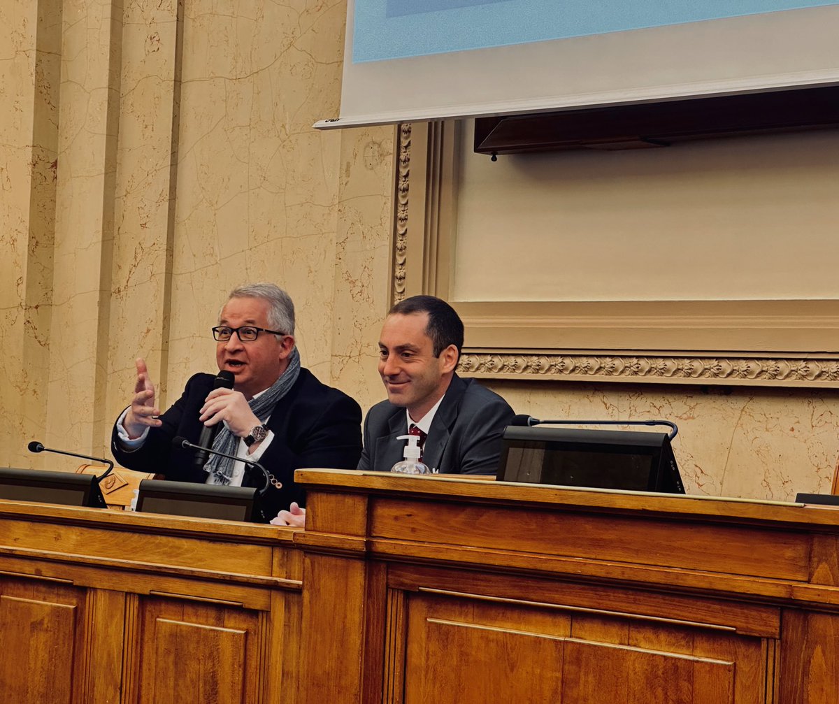 businessfrance's tweet image. Comment inscrire le #VIE dans votre stratégie #export ?

Nicolas Tronchon, CEO de @Transway_fr témoigne: 

🎙️ « Notre seul moyen de croître ? Aller voir ailleurs ! L’enjeu pour nous : assurer notre développement international, faire rayonner notre entreprise… et la France ! 🇫🇷 »