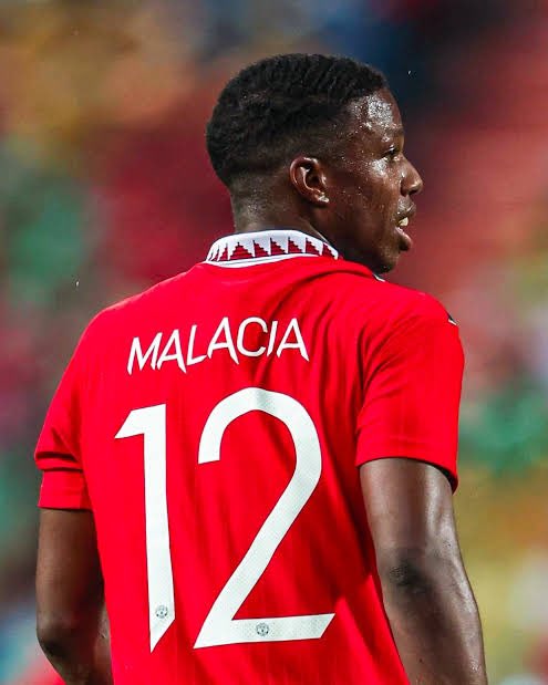 🚨🚨🌕| After a decision was made to undergo surgery as his knee was still causing discomfort #mufc proposed a surgeon in London but Malacia wished to undergo treatment in the Netherlands with his own choice of surgeon. [@mjcritchley]