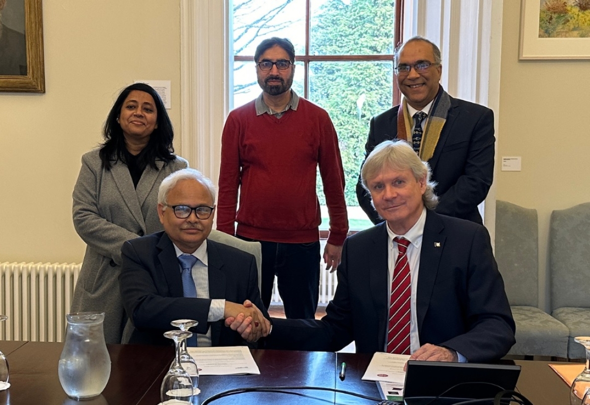 UL signs partnership with leading educational institute in Bangladesh The partnership with Bangladesh University of Engineering and Technology seeks to start a Dual Master programme ul.ie/news/ul-signs-… #StudyatUL