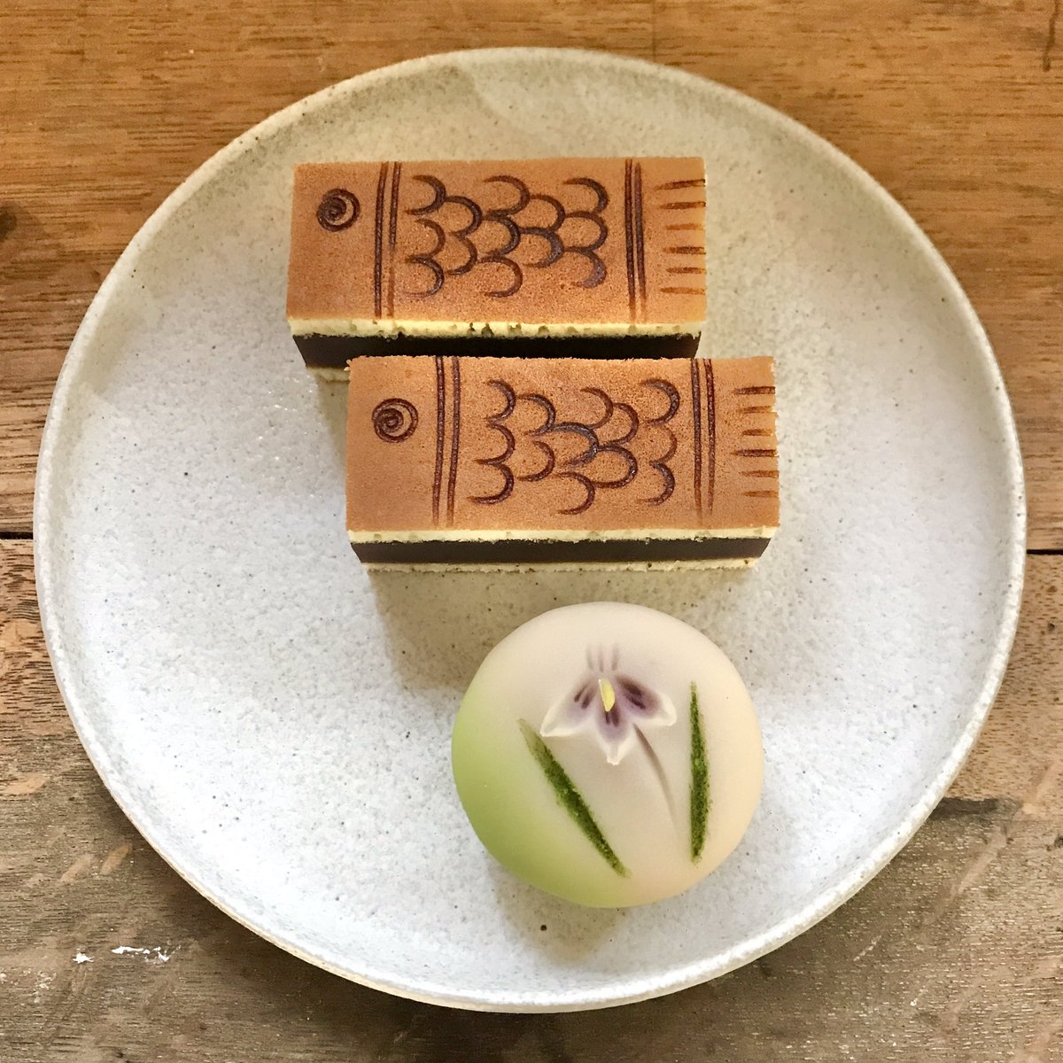 yuimico's tweet photo. 今月の巣鴨アトリエ和菓子教室のAメニューは「鯉のぼり」と、練切の「菖蒲」です。
明日4/12(金)10:30からのクラスに空きがでていますので、お近くの方はよろしければご参加ください😃

詳細・お申込みはこちらから💁‍♀️
https://t.co/euBylqMzH6

お待���しておりまーす！ https://t.co/taVp9Ne1IN