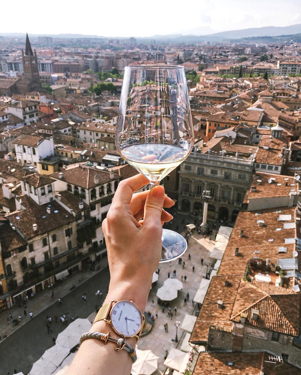 Tomorrow starts Vinitaly and the city, a collection of tastings, talks and masterclasses dedicated to Italian wine. 🍷 Verona historical centre is ready to host the bubbling events ▶️ bit.ly/4av1mL2

📍 @TurismoVeneto 
📷IG svetlanafomenko  

#italiait