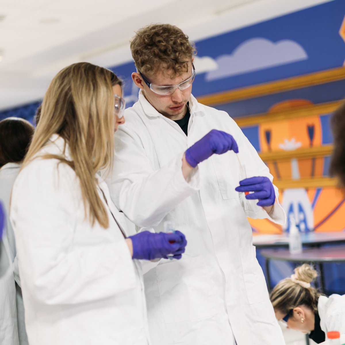 📣 Calling all adults! Celebrate Belfast’s Festival of Learning with W5’s FREE event, DNA In A Day! 🧬 This 18+ event is a hands-on experience for adults that will guide you through laboratory techniques such as DNA isolation and more! 🔗 Find out MORE: bit.ly/DNAinaDay-W5