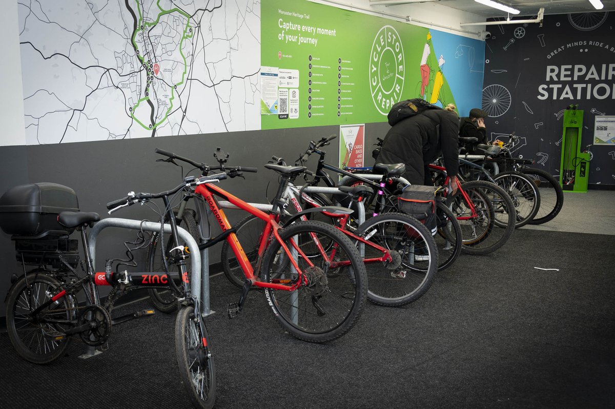 Crowngate’s free cycle storage facility is three years old today! 🎉🚲 Find out more about parking, repairing and recycling bikes at Crowngate here: crowngate-worcester.co.uk/cycle-storage/