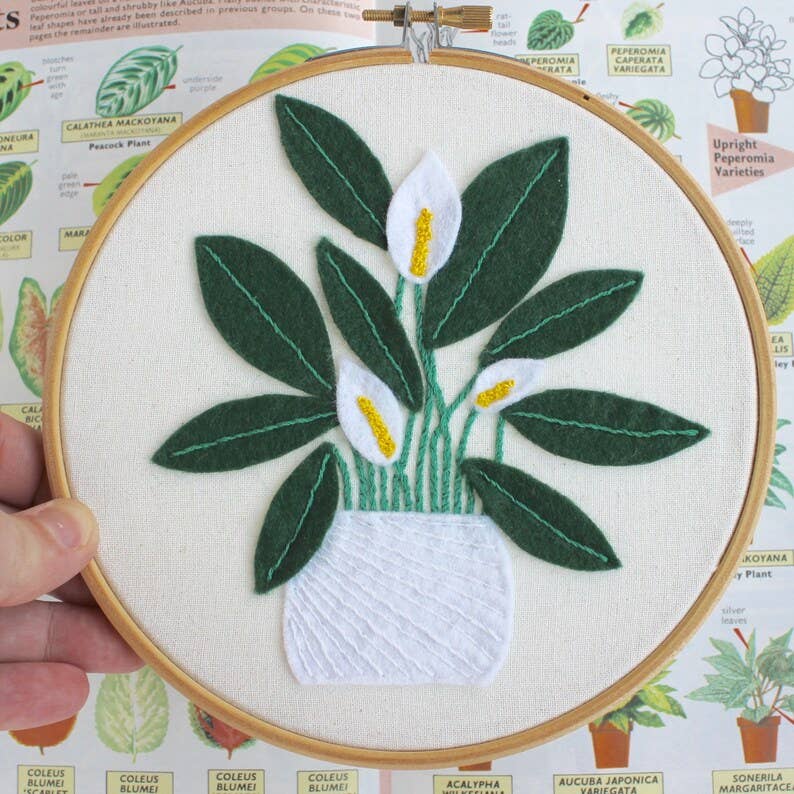 This peace lily craft kit is perfect for creating a contemporary, modern stitched decoration for your home.

 #plantsofinstagram #sewersofinstagram #craftlover