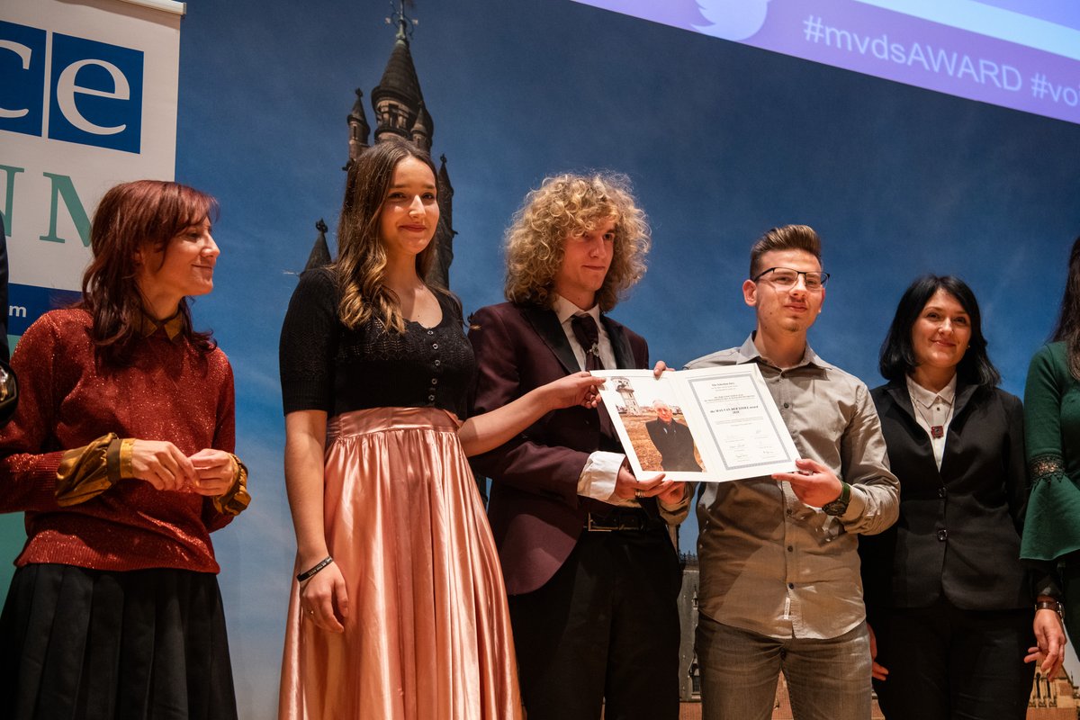 #ThrowbackThursday In 2018, the high school students from the municipality of Jajce in Bosnia and Herzegovina won the 8th Max van der Stoel Award for their courage and activism, which prevented further segregation in schools across the country osce.org/mvdsaward2018 #MvdSAward