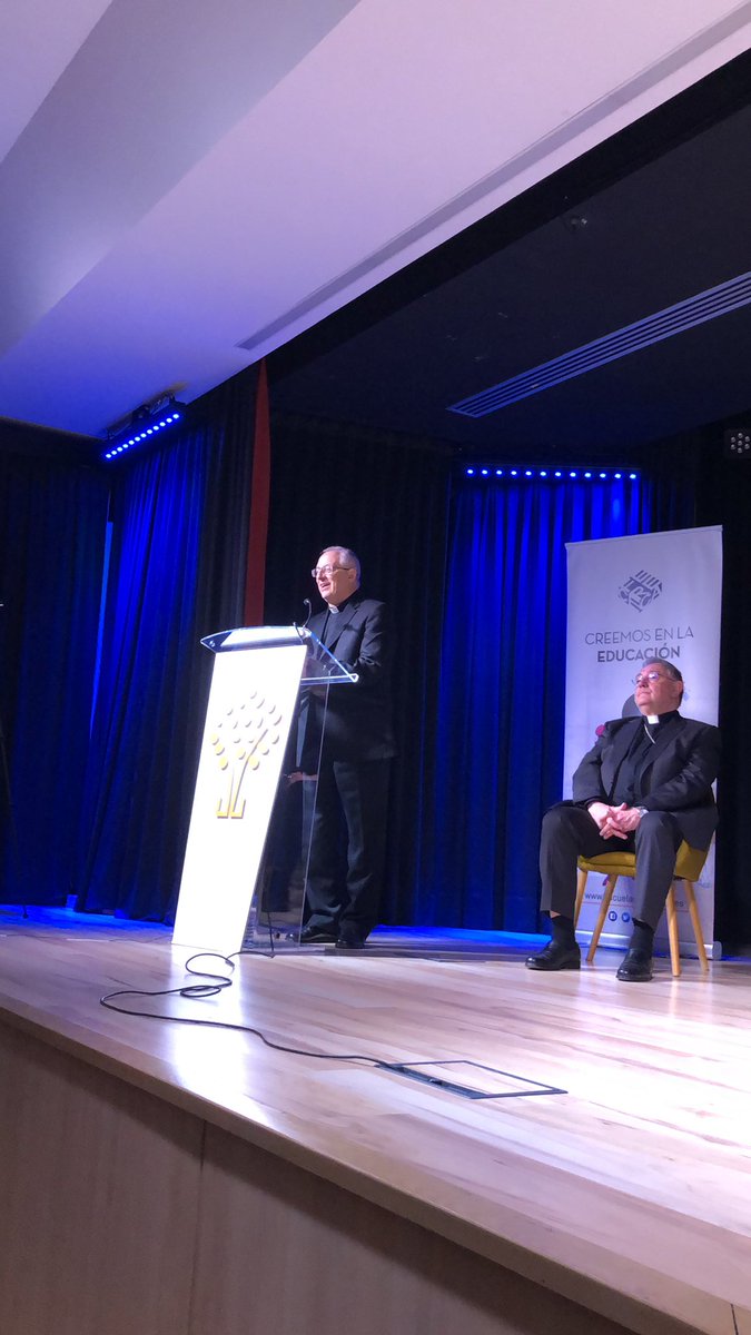 D. Alfonso Carrasco Rocco, Obispo de Lugo y Presidente de la Comisión Episcopal de Educación, recalca la importancia de “crecer en identidad”, en clave de misión compartida y sinodalidad y agradece el trabajo de @ecatolicas @Confepiscopal