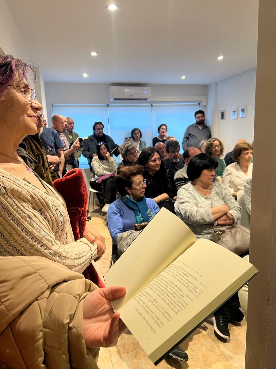 edicionesevohe tweet media