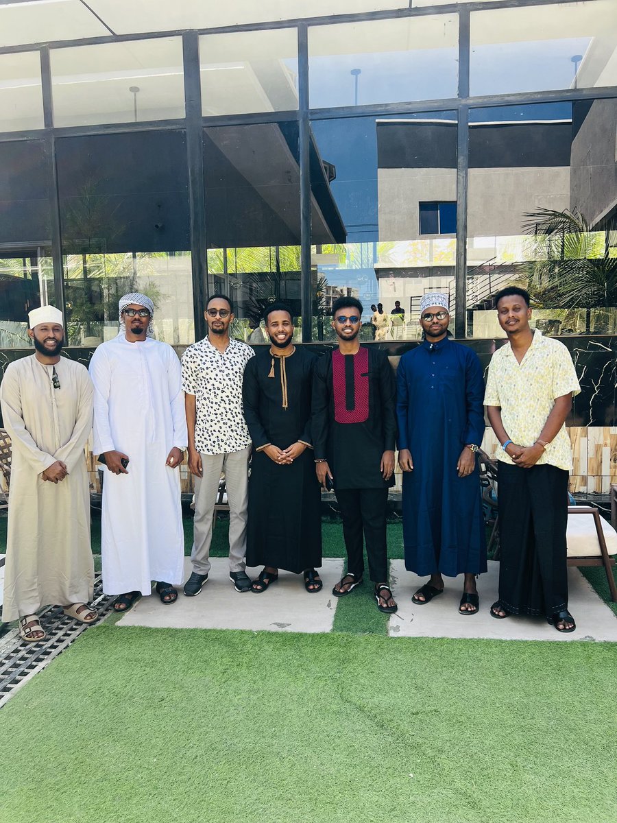 Eid Mubarak to the family and friends. We had a day filled with joy, reconnected with friends, and followed some jokes.. #Eid_Mubarak #Somalia