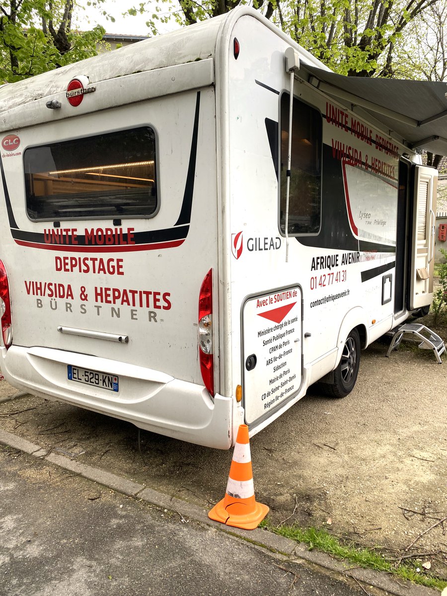 📸[#DEPISTAGE #GHIMONTFERMEIL] 🚑Saurez-vous reconnaître ce camion très spécial ? Il s'agit du camion de dépistage de l'association #AfriqueAvenir. Une session de dépistage 'hors-les-murs' #VIH #VHB #VHC réussie pour les visiteurs du territoire et agents de l'#hôpital ! #Merci 👇