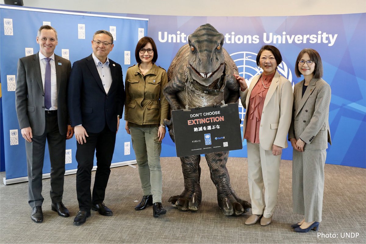 Together w/ dear UN 🇺🇳 friends of Frankie, the Dinosaur 🦖 @UNDP climate advocate Thank you for advocating together for immediate actions to stop climate change. It is about food security, children, education, information & more! @UNIC_Tokyo @UNU_Japan @WFP_JP @UNICEFinJapan