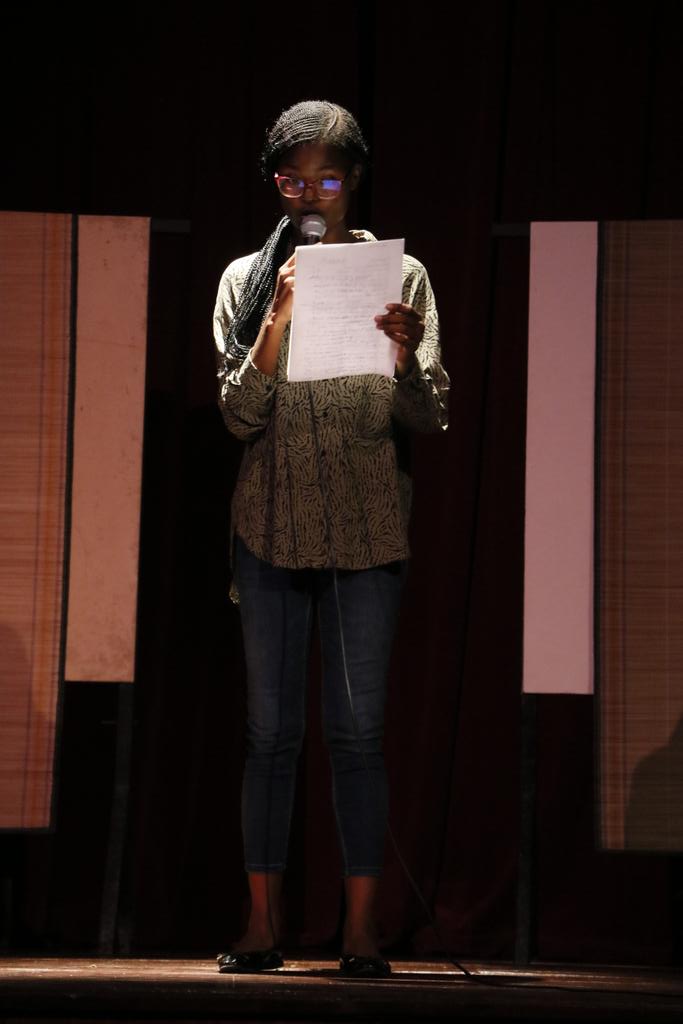 Ella es Concepción Nguí, Directora de Betong y Coordinadorade <a href="/Azul/">Azul</a>. Dirije, coordina y también se implica. Bata, 05/04 en el <a href="/CCEB/">Catholic Charities East Bay</a>