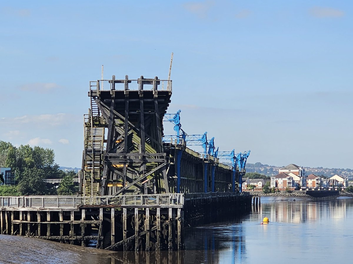 They're open! Get yourself down there today until 3pm! Look out for the #tynederwentway flag down at the West End entrance. Thanks to Dunston Staiths Restoration Project volunteers for opening up!