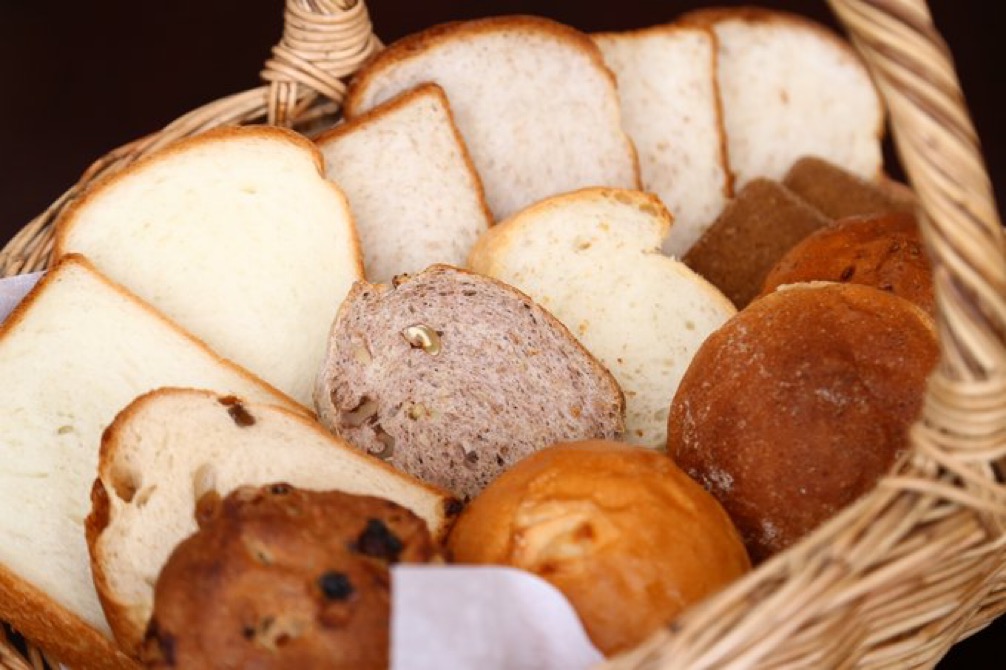 おはようございます🥐 今日はパンの日🍞 1842年4月12日に日本で初めて パンが焼かれたからだそうです🥖 神戸もパンが大好きな街🥪 2023年の年間消費額No.1の神戸市です🥯 昼食、おやつ、夕食、夜食にパンはいかが!? #金曜日ですね