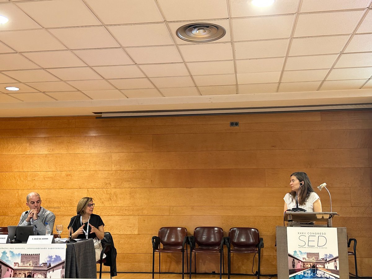 endo_nutri's tweet photo. Existen marcas epigenéticas compartidas entre madres con diabetes gestacional y su descendencia. Compartiendo resultados del estudio Epi-DG presentados en #SEDiab24 por Teresa Linares del grupo de @SonsolesMorcill 
#hospitalvirgendelavictoria

¡Un trabajo de lo más interesante! https://t.co/n1D0x2IDAL