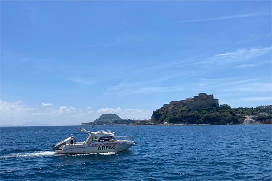 🌊Oggi si celebra la Giornata nazionale del #mare In #Campania lunedì #15aprile riparte il nostro monitoraggio delle qualità delle acque di balneazione che terminerà alla fine di settembre. Leggi il comunicato👇👇 arpacampania.it/-/qualit%C3%A0…