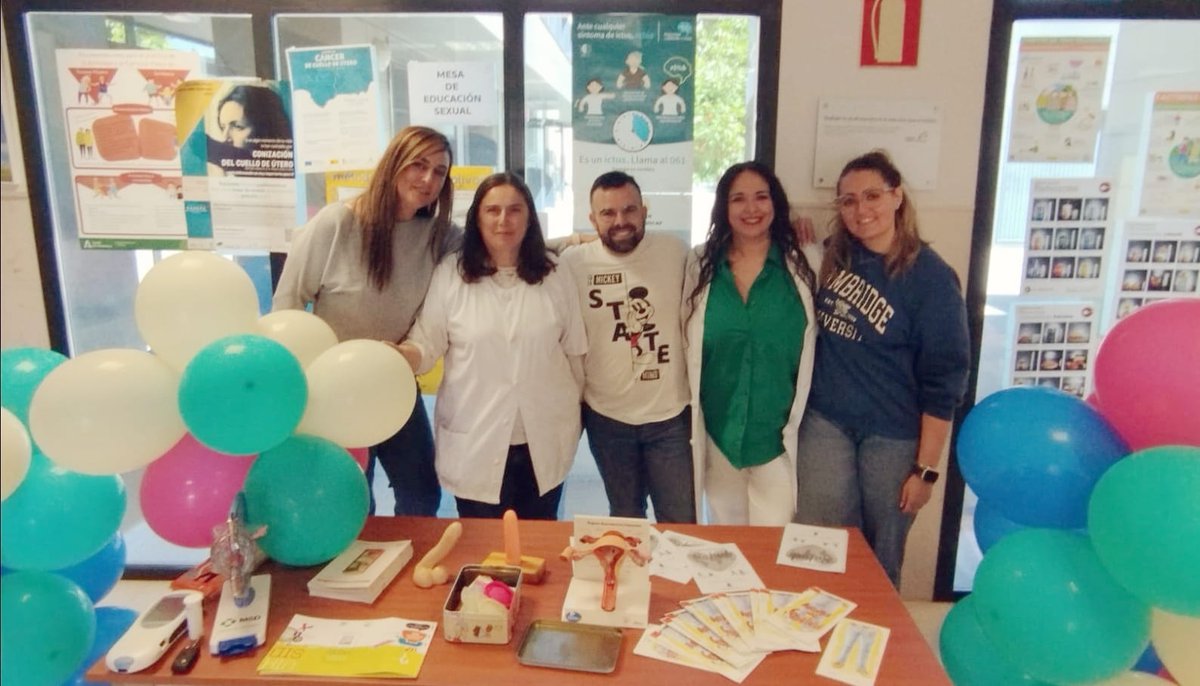 Celebrada Jornada de Salud en centro San Isidro #LosPalacios @AGSSurSevilla: -Taller de Autocuidados Emocionales -Mesa de Alimentación Saludable -Caminata Saludable