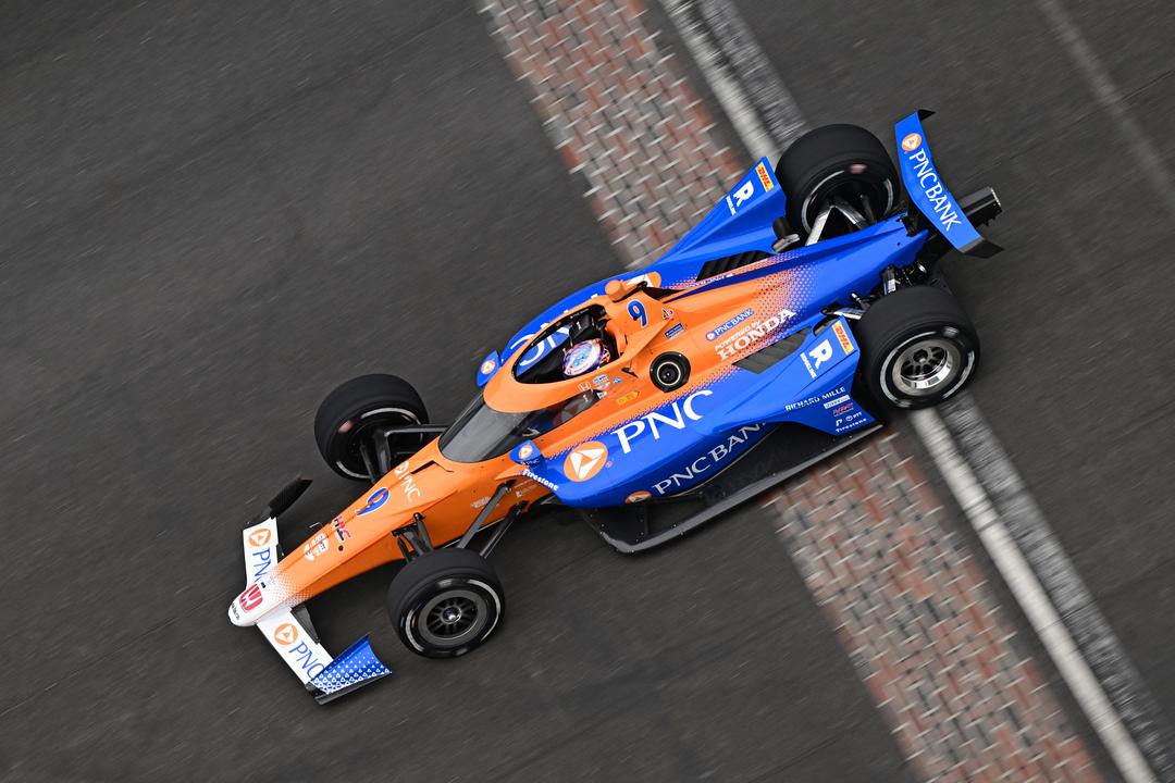 It was a rain affected first day of the #Indy500 Open Test. Fingers crossed for better weather today at The Brickyard 🧱 #Honda #INDYCAR