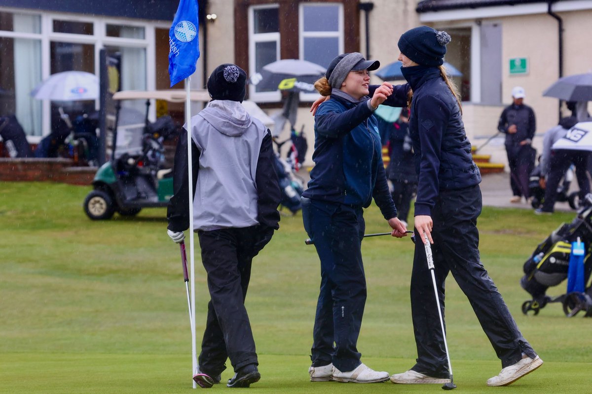 Super Scot Evie McCallum tops the leaderboard after the first round of the Scottish Girls' Open at Powfoot Golf Club 🏴󠁧󠁢󠁳󠁣󠁴󠁿 Play was suspended last night due to darkness and resumed at 7am this morning. Scores after the first round 👉 bit.ly/4apGhli #ScottishGirlsOpen2024