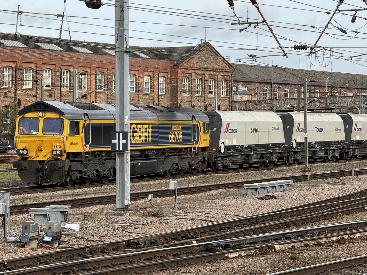 66705 @ Doncaster #class66 4D78 0912 Stourton Cemex Gbrf to Doncaster Down Decoy Gbrf