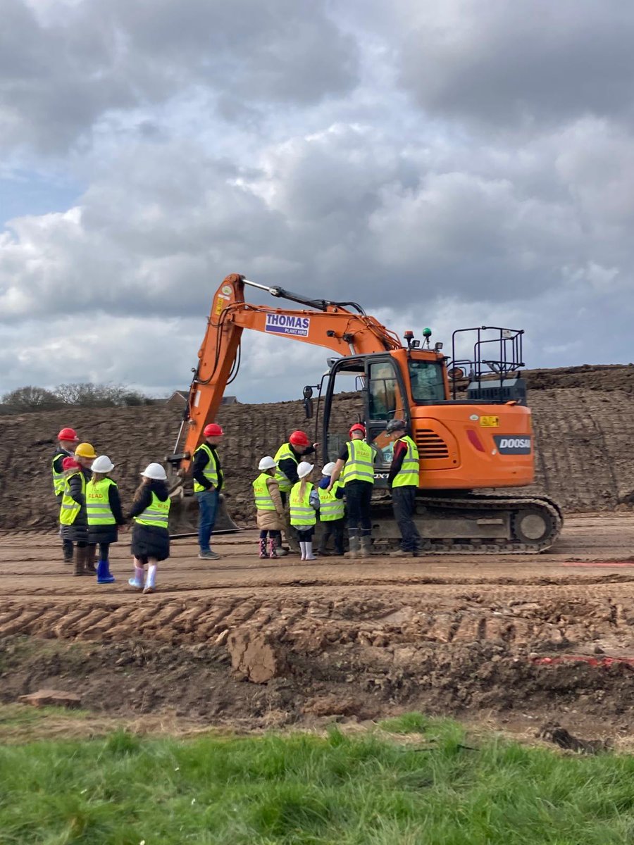 FCCSchoolMod's tweet image. Anhygoel! Ysgol Gynradd Cyfrwng Cymraeg newydd y Fflint. Ground Breaking! New Welsh Medium Primary School Flint. @WG_Education @NWCF21 @read_uk @FlintshireCC