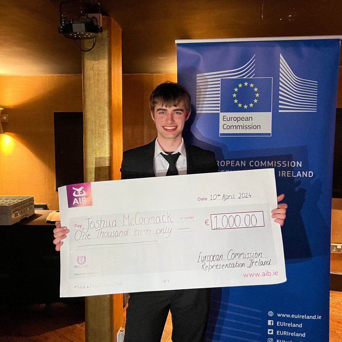 eurireland's tweet photo. Congratulations 👏 to @ucddublin student, Joshua McCormack, winner of the 2024 @EU_Commission #Smedia Award 🏆
The following were also highly commended:
👏 Evan Skidmore O’Reilly @tcddublin
👏 Mark O’Rourke @ucd
👏 Sarah Boylan @tcddublin
Learn more 👉https://t.co/zDjV7eS2mo https://t.co/KCuAUhK5cy
