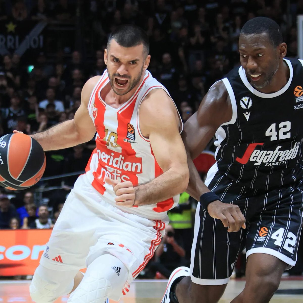 🎙️ Anadolu Efes maçı öncesinde Branko Lazic: 🗣️ 'Anadolu Efes karşılaşması ulusal öneme sahip bir maç. Öyle bir ortam oluştu ki Partizan taraftarları sokakta benimle konuşmaya geliyorlar. Bizim için bu diğer maçlara benziyor. Elimizden geldiğince hazırlanıyoruz. Biz, Anadolu…