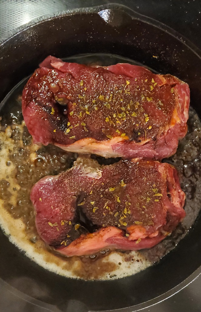 How to cook the perfect Italian Ribeye steak in a Cast Iron skillet, cooking methods, and cleaning the pan whatscookinitalianstylecuisine.com/2024/04/cast-i…  #ribeye #steaks #castironcooking #grilling #cookingmethodsforsteak