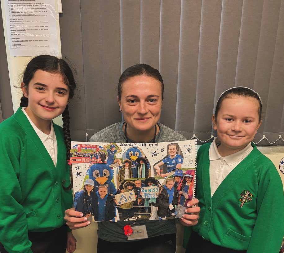 Two pupils in Dosbarth Severn (Y4) this morning enjoyed sharing their weekend news with the class watching Miss Price play at the Cardiff City Stadium. A fantastic piece of artwork completed by one of our pupils! Da iawn! #stdavidsciwsevern #stdavidsciwhealthandwellbeing
