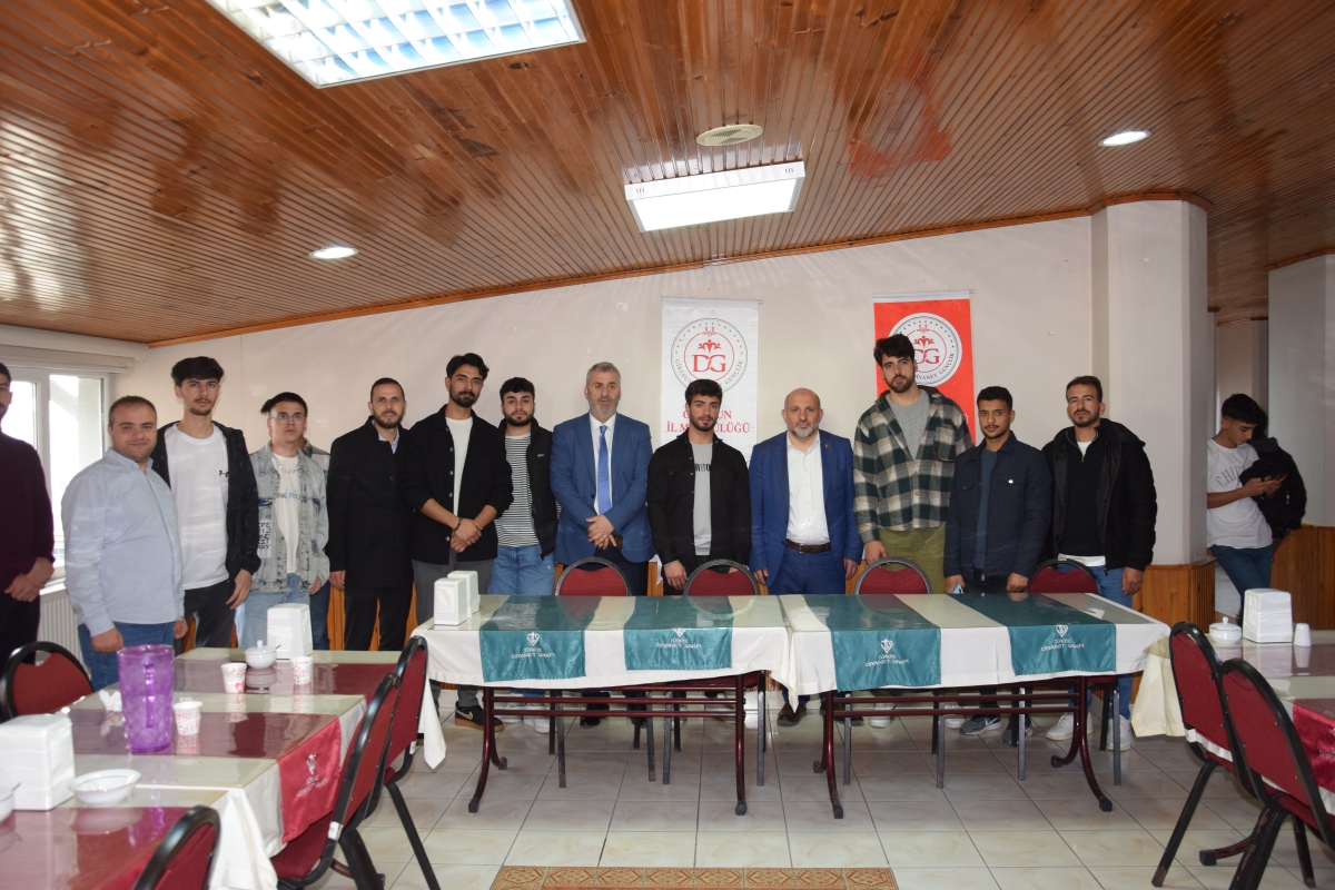 Diyanet Gençlik bayramlaştı

➡️Giresun İl Müftülüğü tarafından 'Gençliğe Değer' projesi kapsamında 'Gençlik Buluşması ve Bayramlaşma' programı düzenlendi.
🔗giresun.diyanet.gov.tr/sayfalar/conte…