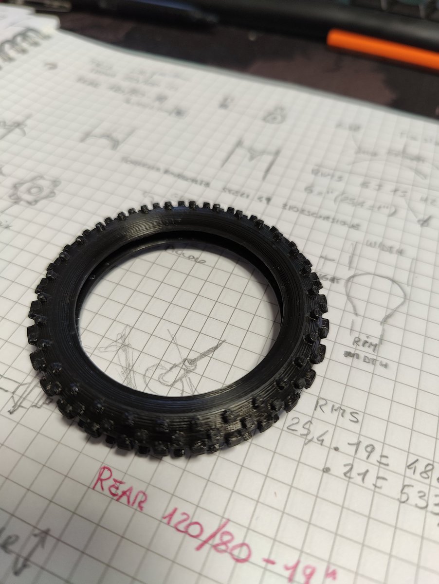 fox76it's tweet image. Motocross tyre 1:10 🤩💥
3Dprinted in black pla
#ADSK_inventor 
#autodeskinventor
#3Dprinting