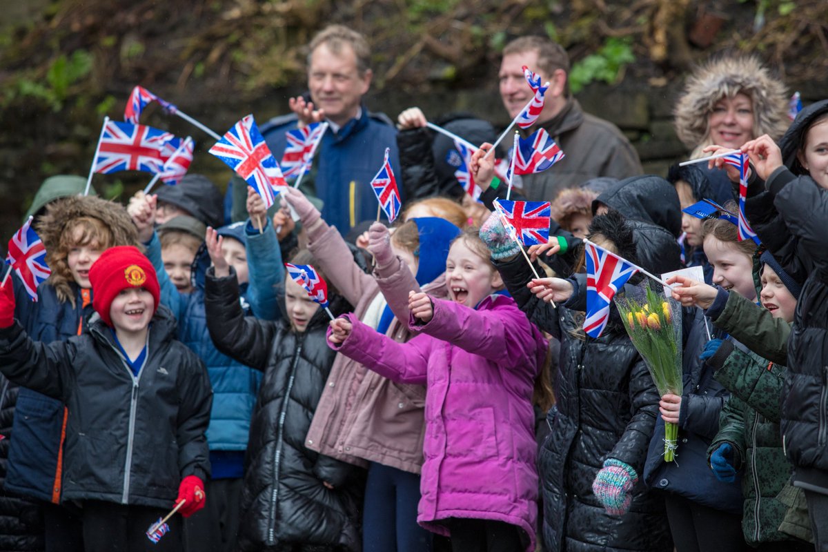 One more of my cherished snapshots from yesterday's visit with The Princess Royal. The children thoroughly enjoyed themselves!

#RoyalFamily
#PrincessRoyal
#PrincessAnne