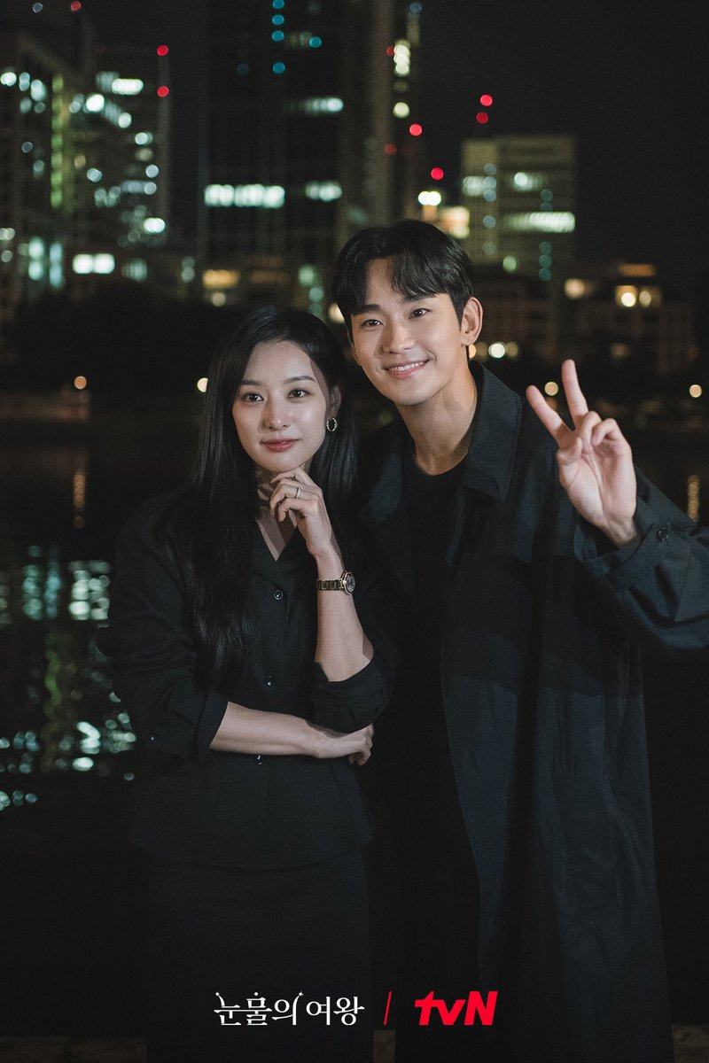 iconickdramas's tweet photo. COUPLE OF THE YEAR https://t.co/zMbClpduyR