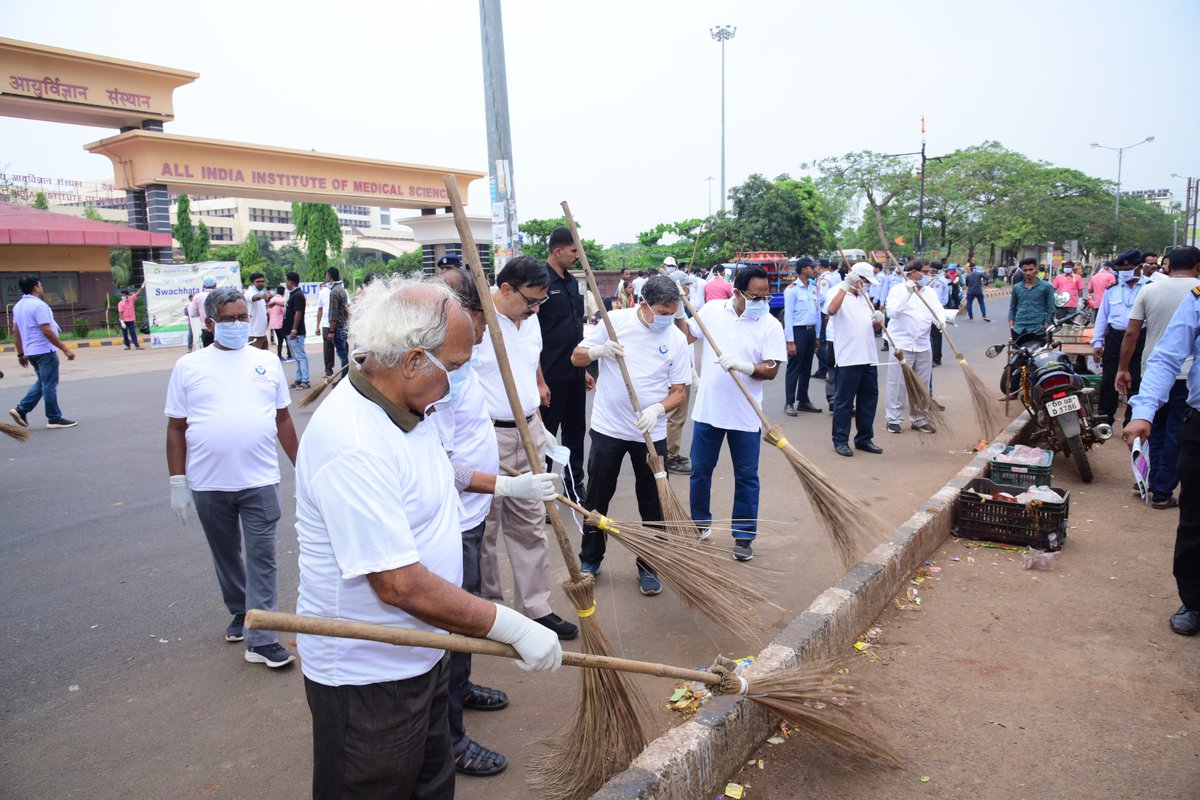 As part of #SwachhataPakhwada campaign 2024, @AIIMSBhubaneswr organised a Voluntary Mass #Cleaning Drive, led by Executive Director Dr. Ashutosh Biswas. DEAN Dr. P R Mohapatra, HoD Hospital Administration Dr. S K Pillai, Dr. M C Sahoo joined the drive. @MoHFW_INDIA