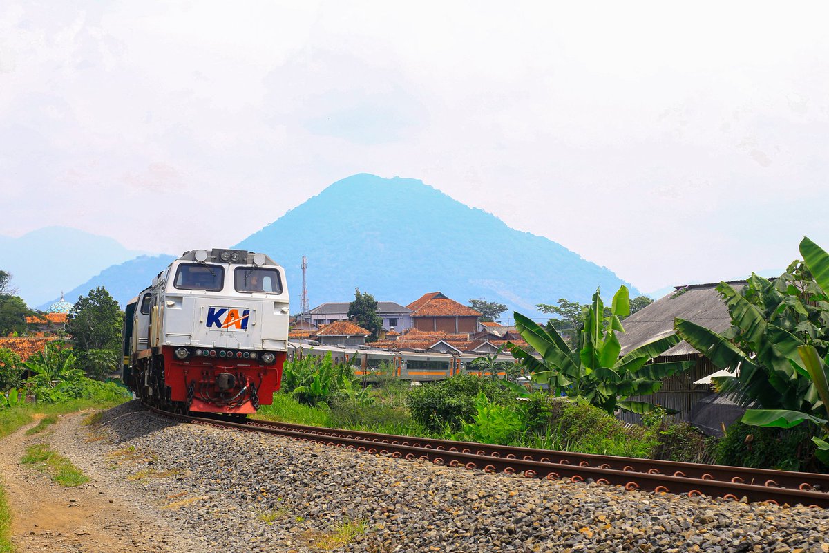 Menuju Garut City @KAI121 @keretaapikita @mas_didiek @AnkerTwiter @sahabatKAI121 @jurnalrailfans @jalur5_ @semboyan35com @garut_railfans @instrail_id @kemenhub151 @asmaraism @GM_MarKA