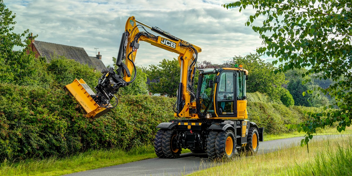 Get up to speed. The new #JCB Raptor tiltrotator supports high-flow attachments, optimising your Hydradig for a full day's work. Discover more: brnw.ch/21wIIhd.